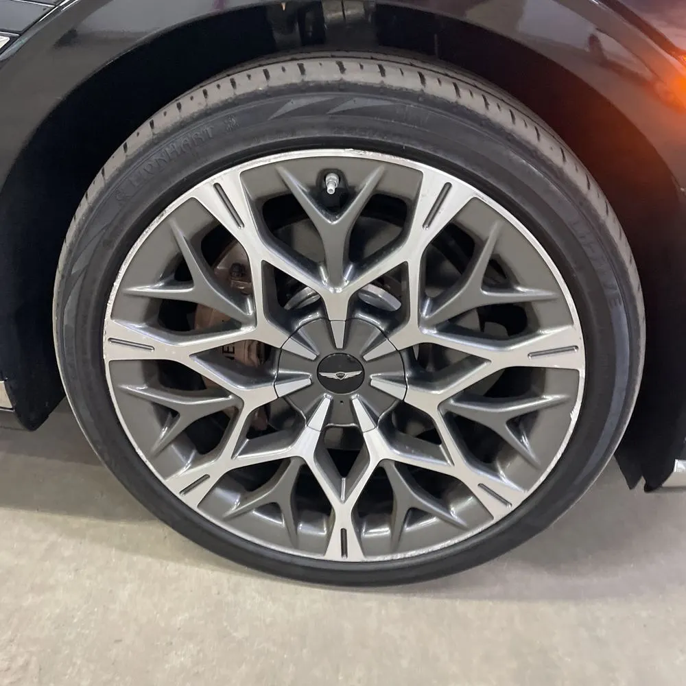 2023 Genesis G90 3.5T e-Supercharger