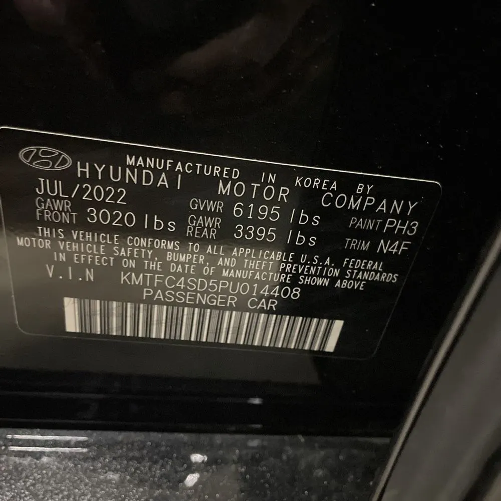 2023 Genesis G90 3.5T e-Supercharger