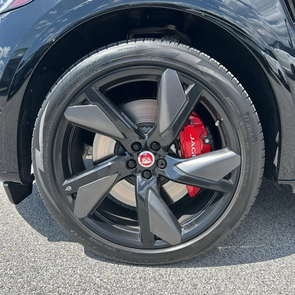 2022 Jaguar F-Pace SVR