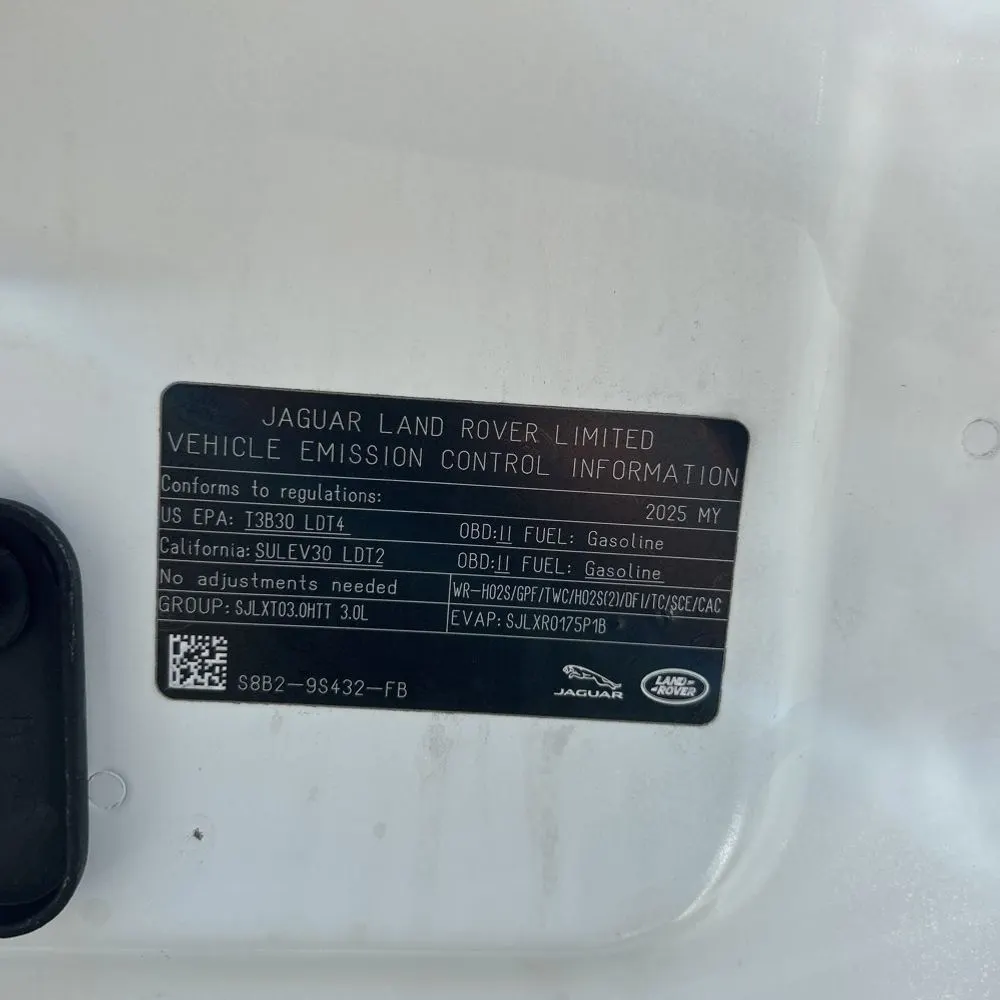 2025 Land Rover Defender 90 P400 X-Dynamic SE