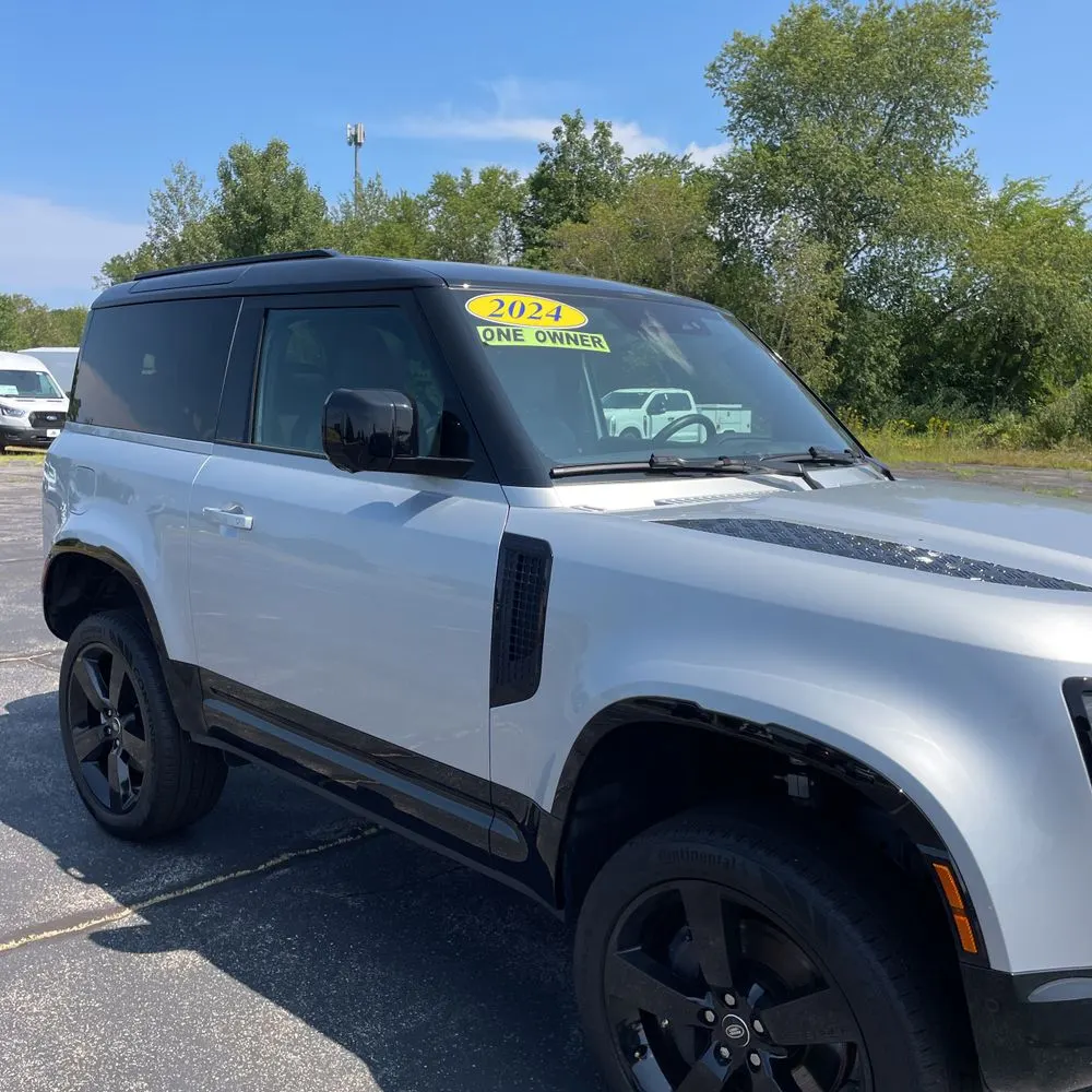 2024 Land Rover Defender 90 P400 X-Dynamic SE