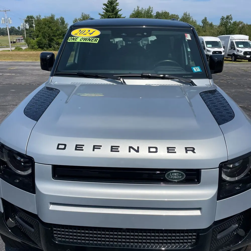 2024 Land Rover Defender 90 P400 X-Dynamic SE