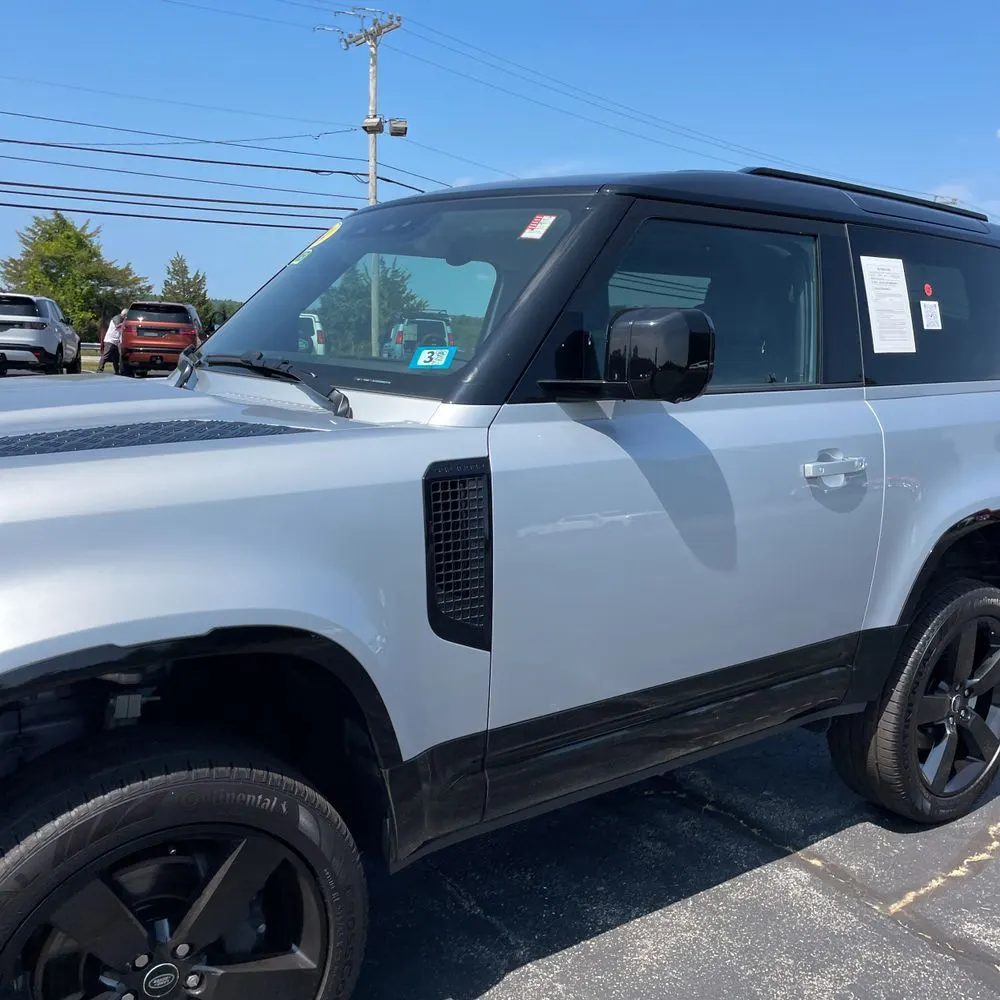 2024 Land Rover Defender 90 P400 X-Dynamic SE