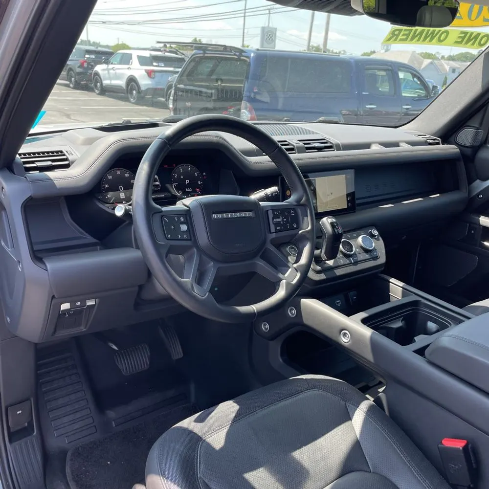 2024 Land Rover Defender 90 P400 X-Dynamic SE