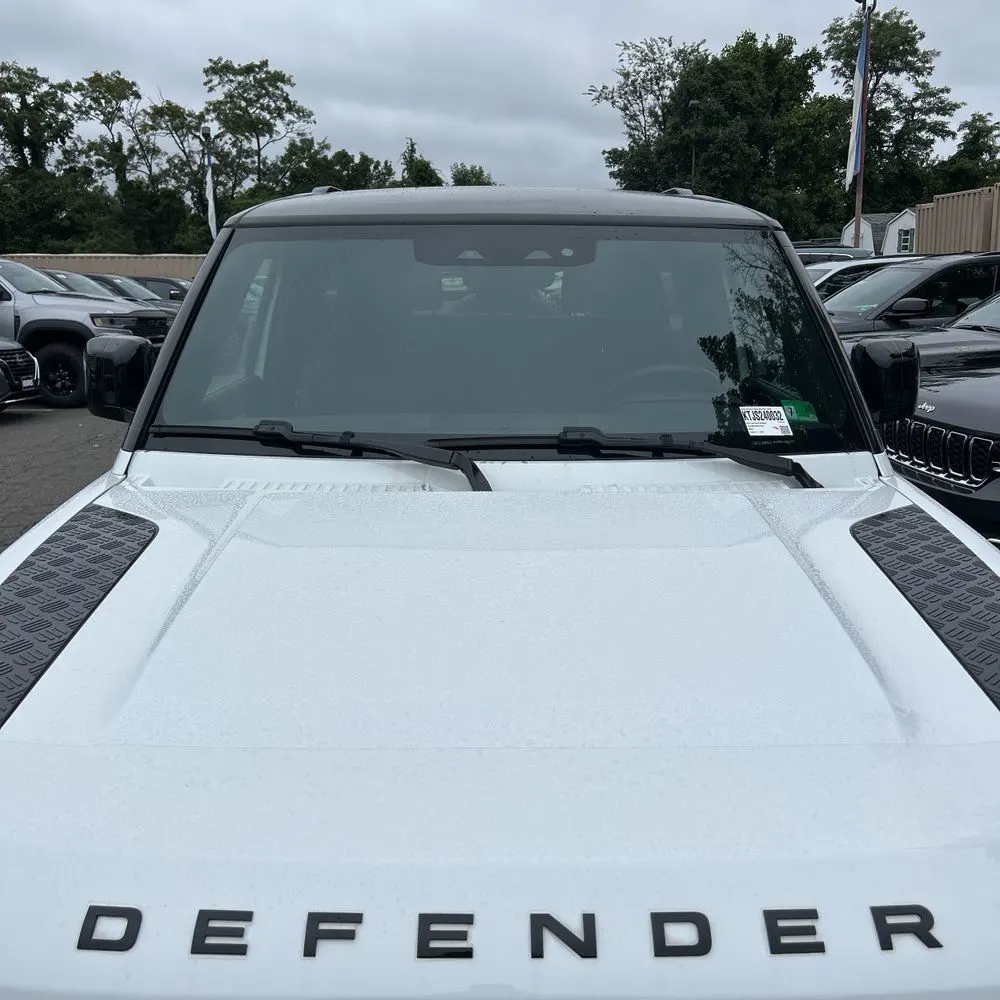 2024 Land Rover Defender 90 P400 X-Dynamic SE