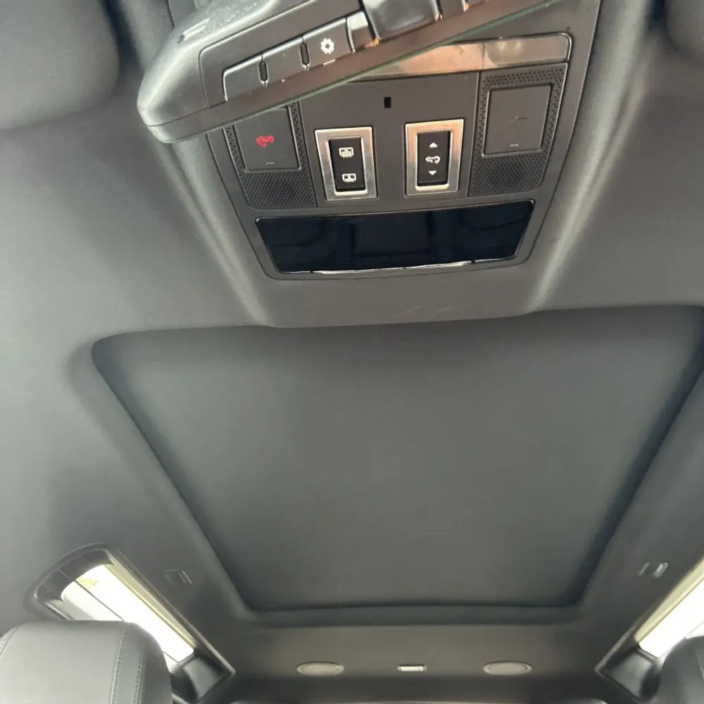 2024 Land Rover Defender 90 P400 X-Dynamic SE