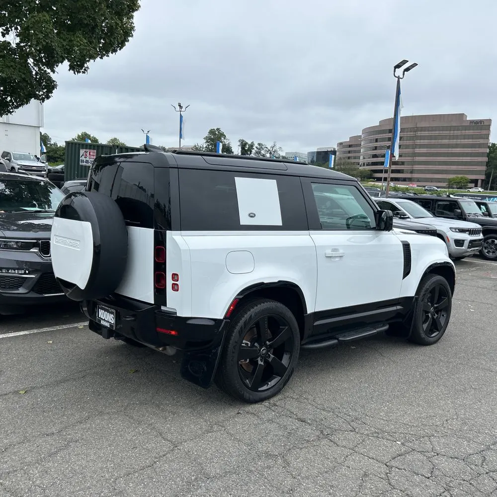2024 Land Rover Defender 90 P400 X-Dynamic SE