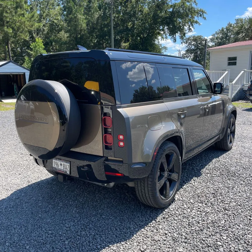 2025 Land Rover Defender 110 X-Dyn SE P400