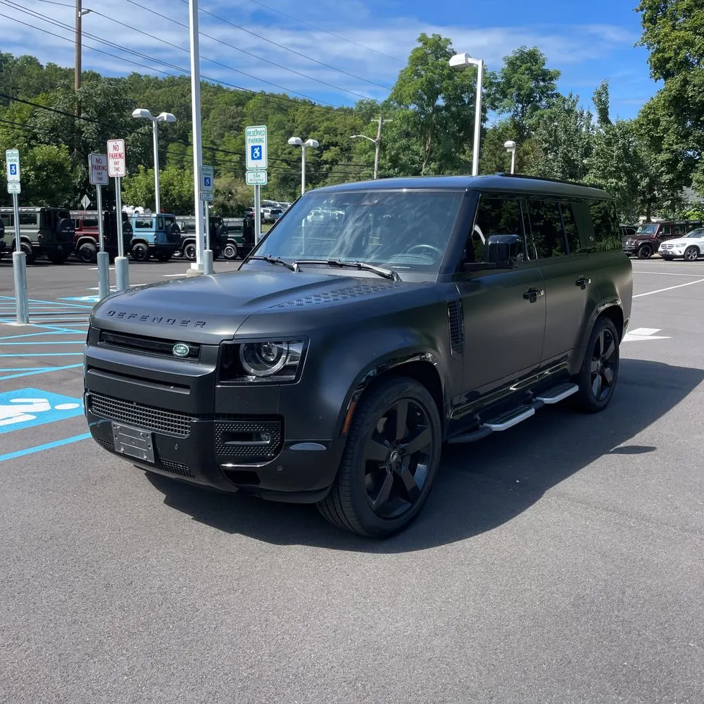 2024 Land Rover Defender 130 X-Dyn SE P400