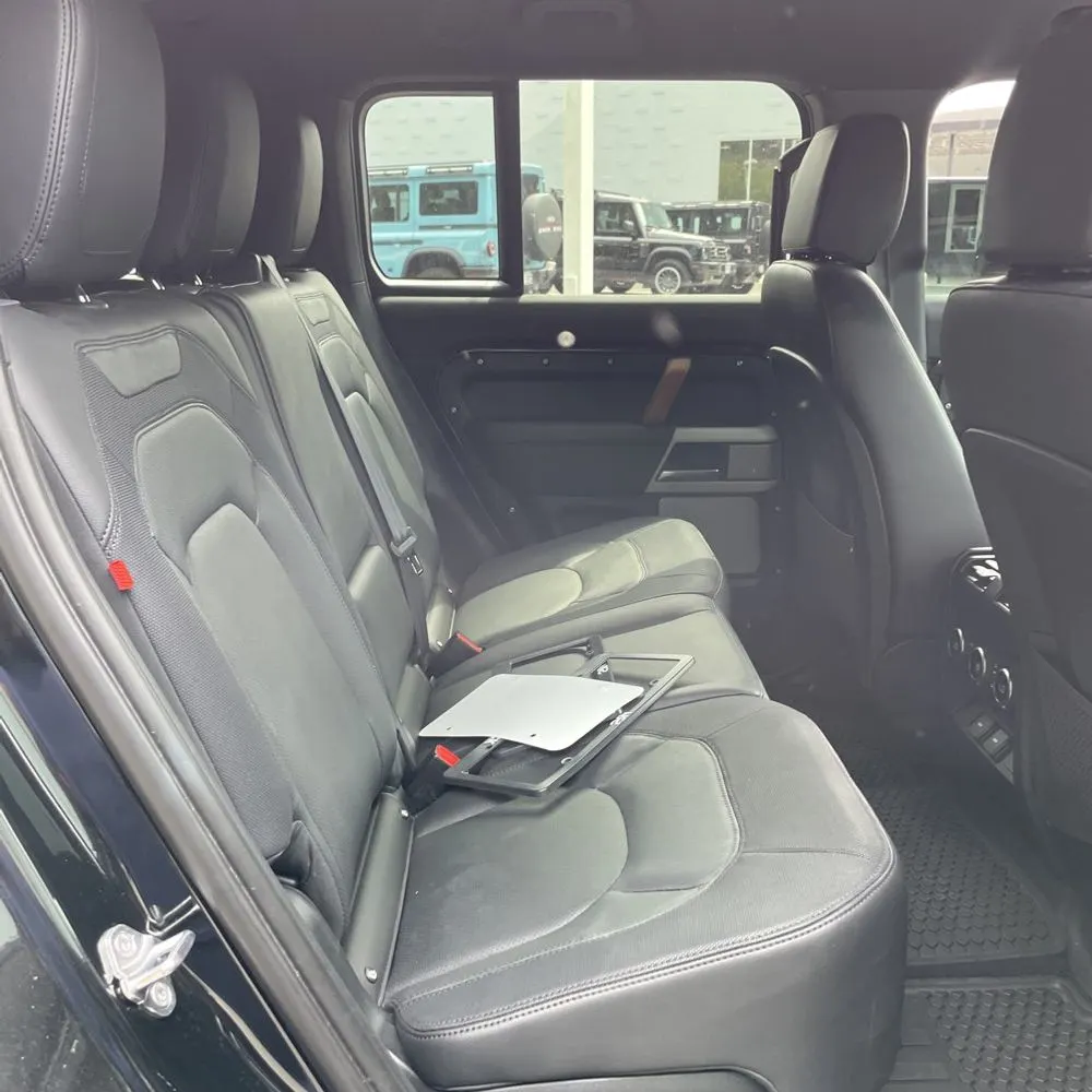 2024 Land Rover Defender 130 X-Dyn SE P400