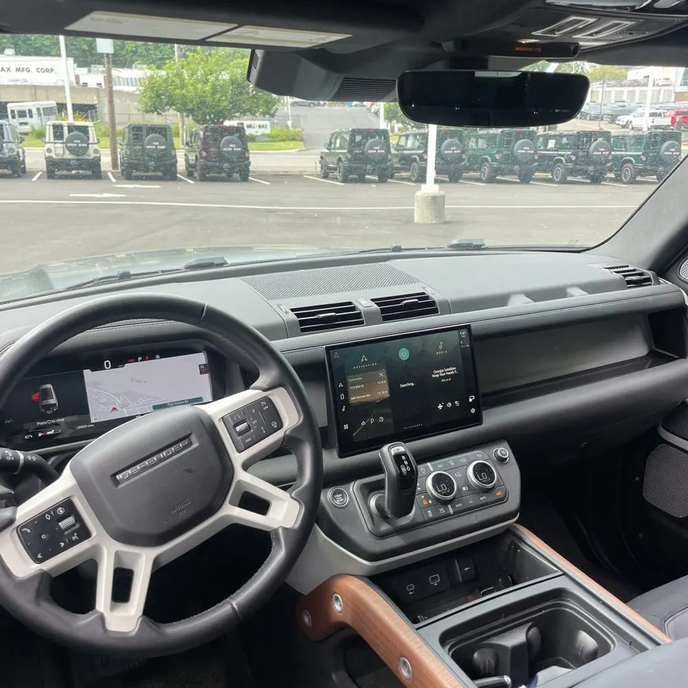 2024 Land Rover Defender 130 X-Dyn SE P400