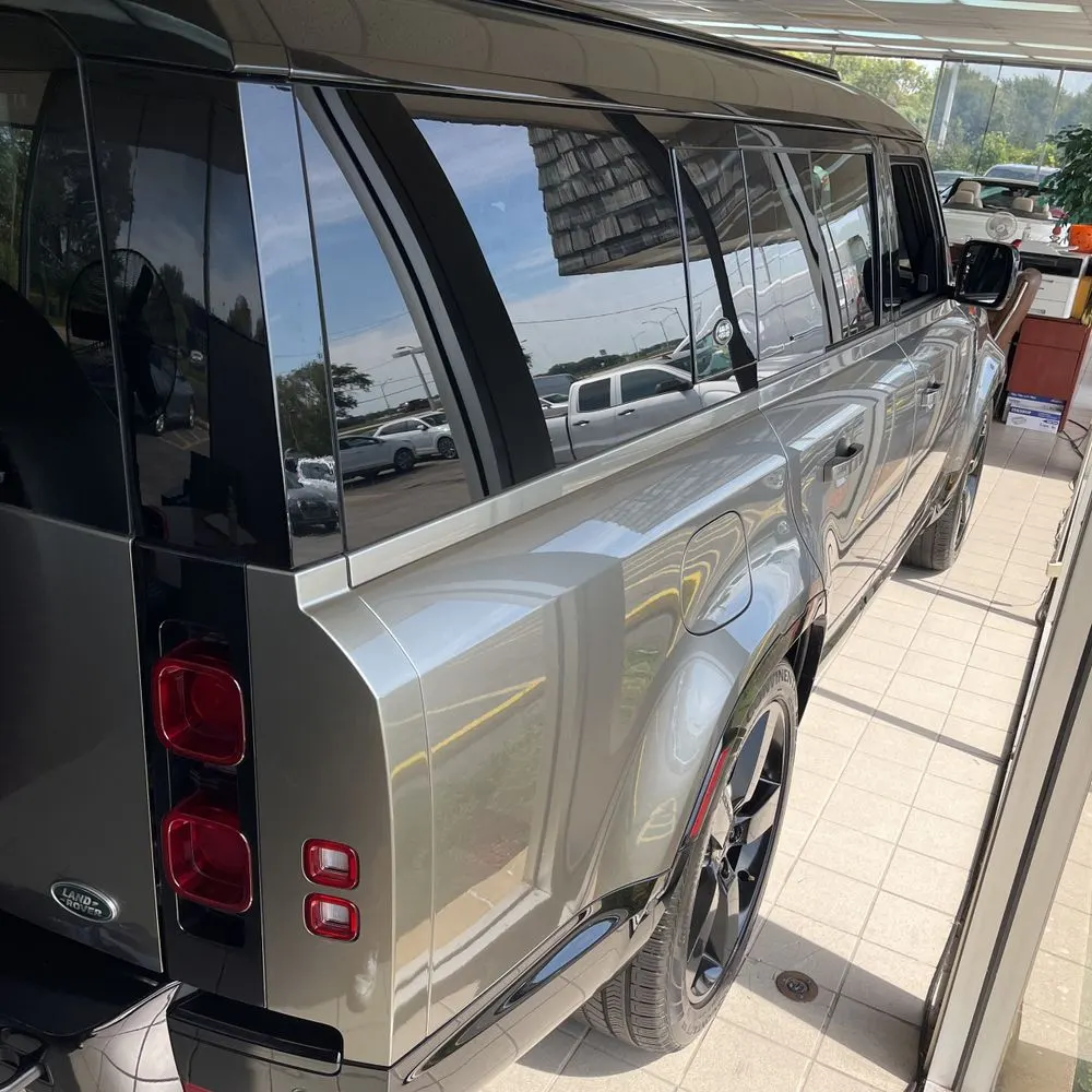 2023 Land Rover Defender 130 X-Dynamic SE
