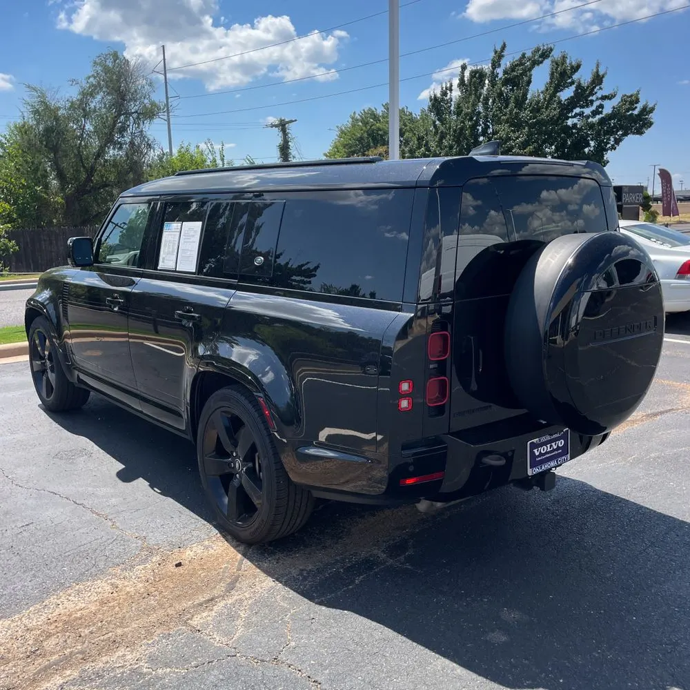 2024 Land Rover Defender 130 P400 X-Dynamic SE