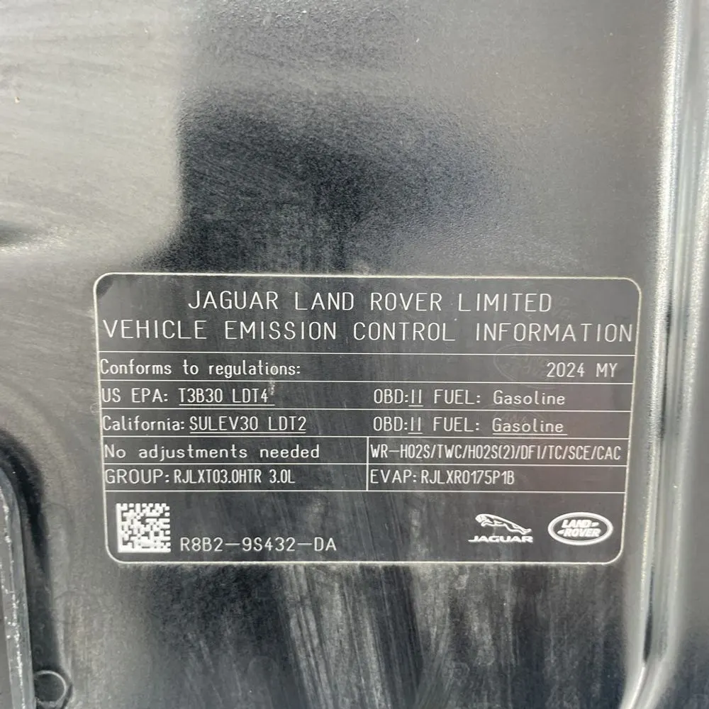2024 Land Rover Defender 130 P400 X-Dynamic SE