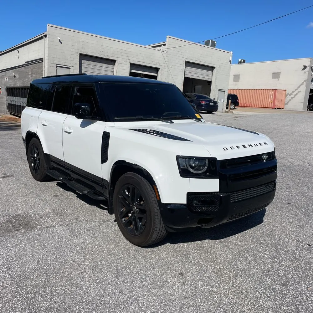 2023 Land Rover Defender 130 X-Dynamic SE