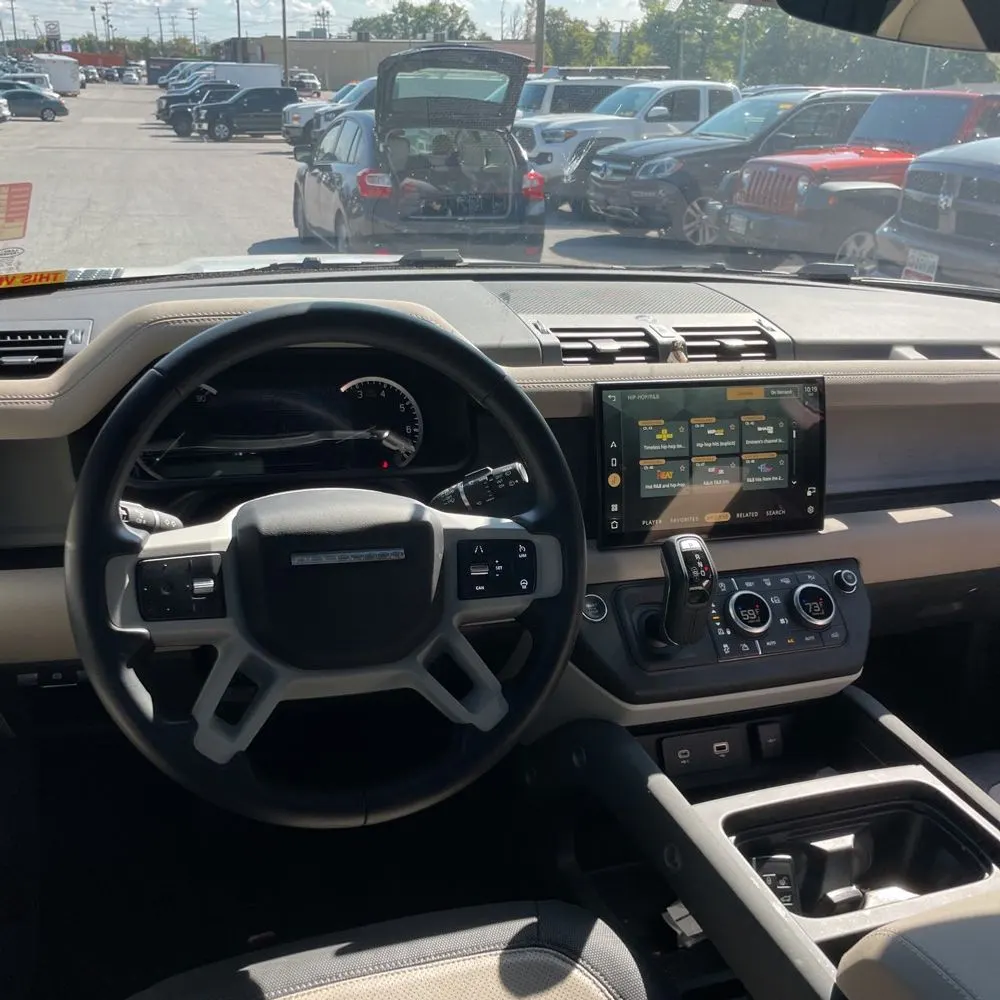 2023 Land Rover Defender 130 X-Dynamic SE