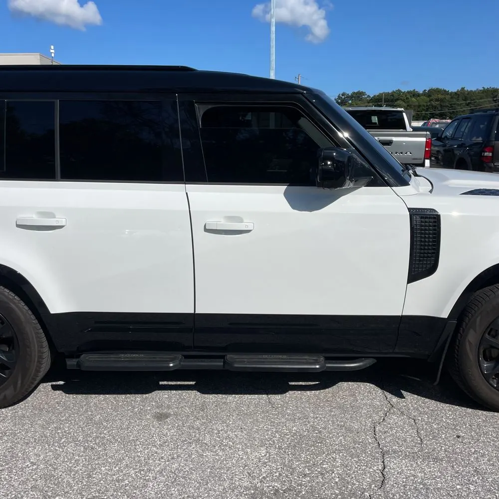 2023 Land Rover Defender 130 X-Dynamic SE