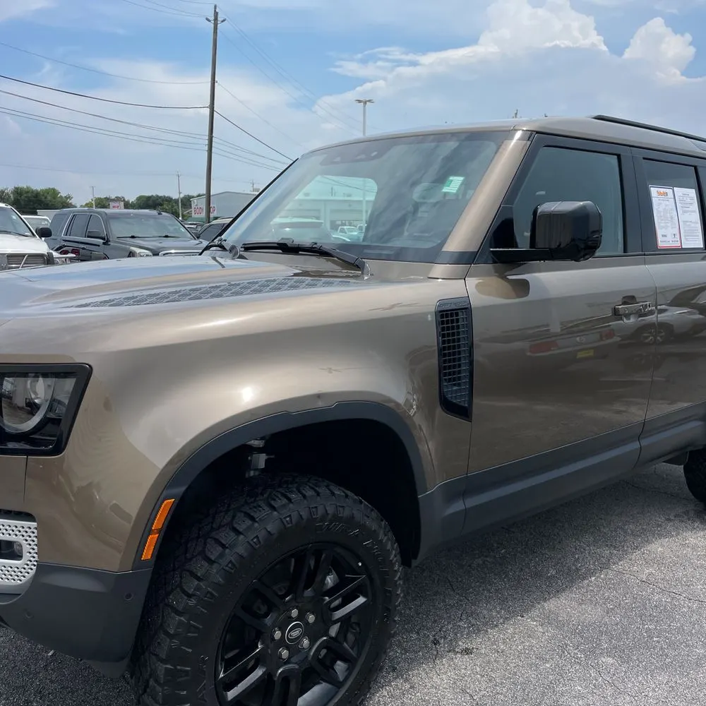 2024 Land Rover Defender 110 S P400