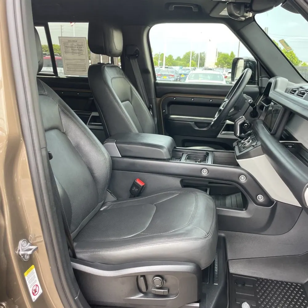 2024 Land Rover Defender 110 S P400