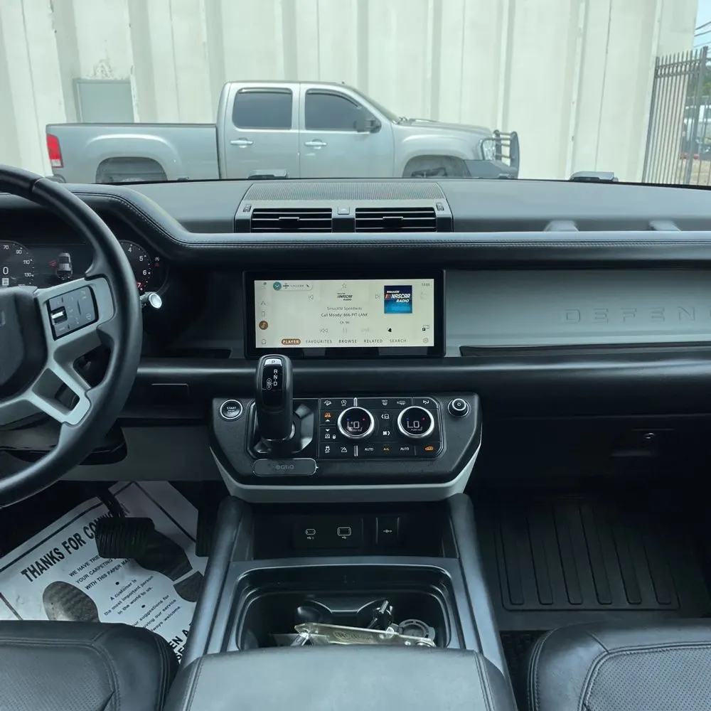 2024 Land Rover Defender 110 S P400