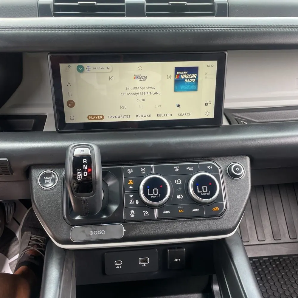 2024 Land Rover Defender 110 S P400