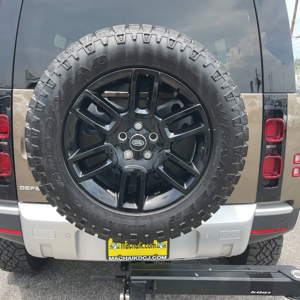 2024 Land Rover Defender 110 S P400