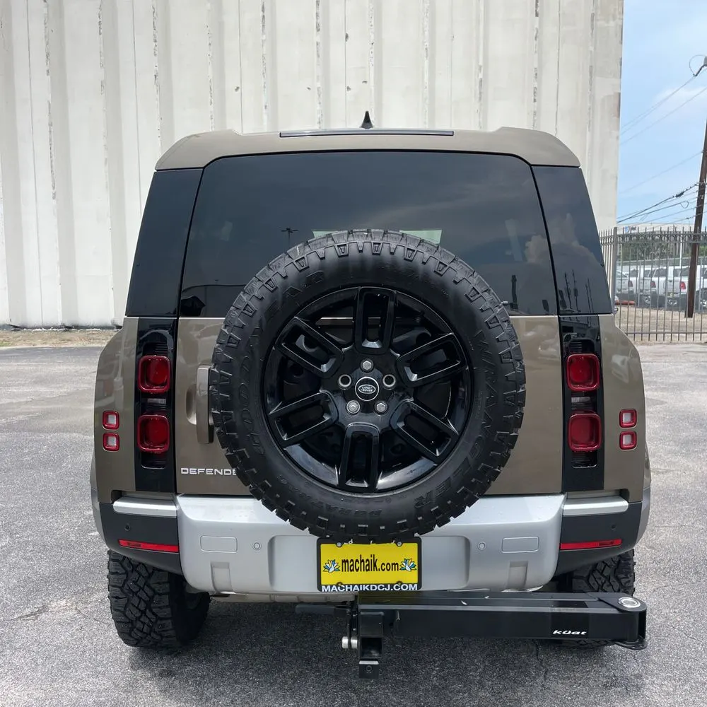 2024 Land Rover Defender 110 S P400