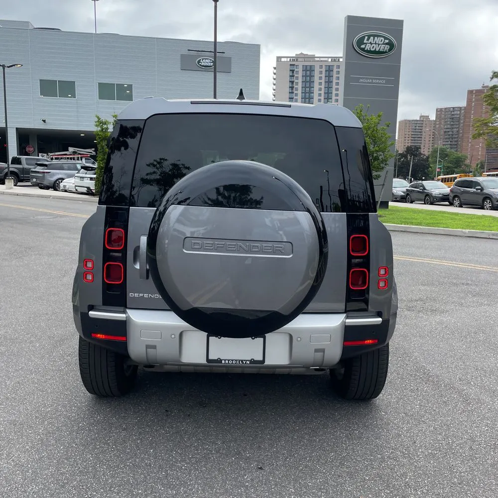2024 Land Rover Defender 110 P400 S