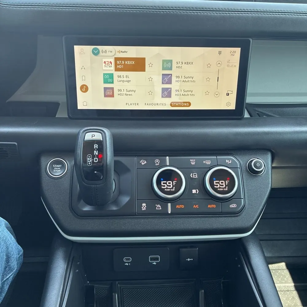 2024 Land Rover Defender 110 S P300