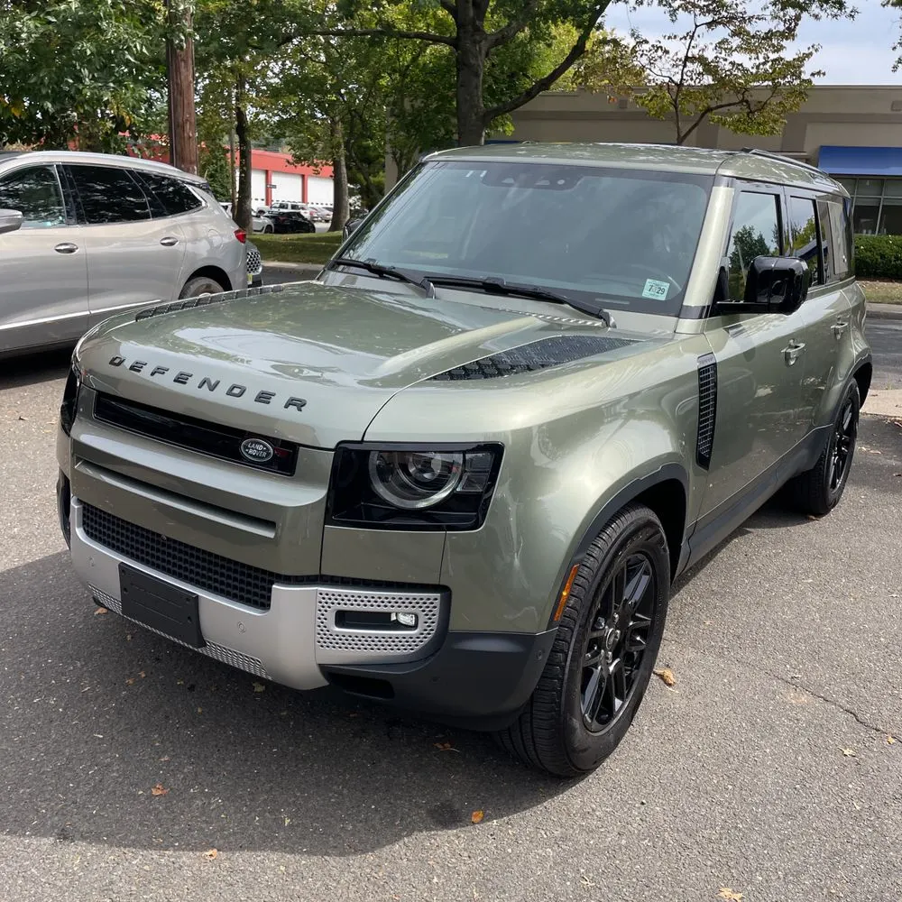 2024 Land Rover Defender 110 S P300