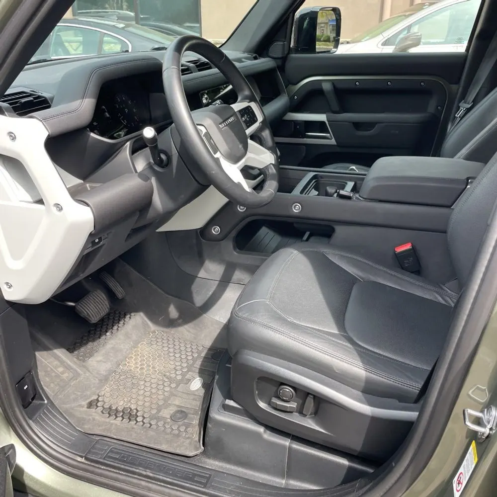 2024 Land Rover Defender 110 S P300