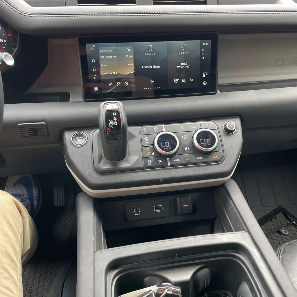 2024 Land Rover Defender 110 S P300