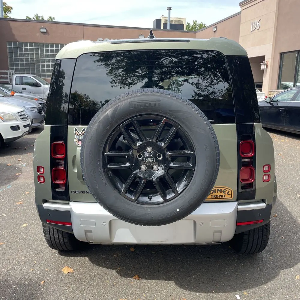 2024 Land Rover Defender 110 S P300