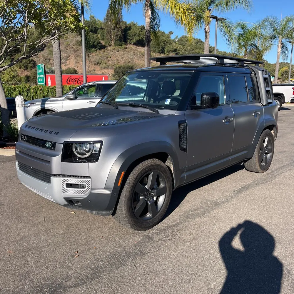 2023 Land Rover Defender 110 SE