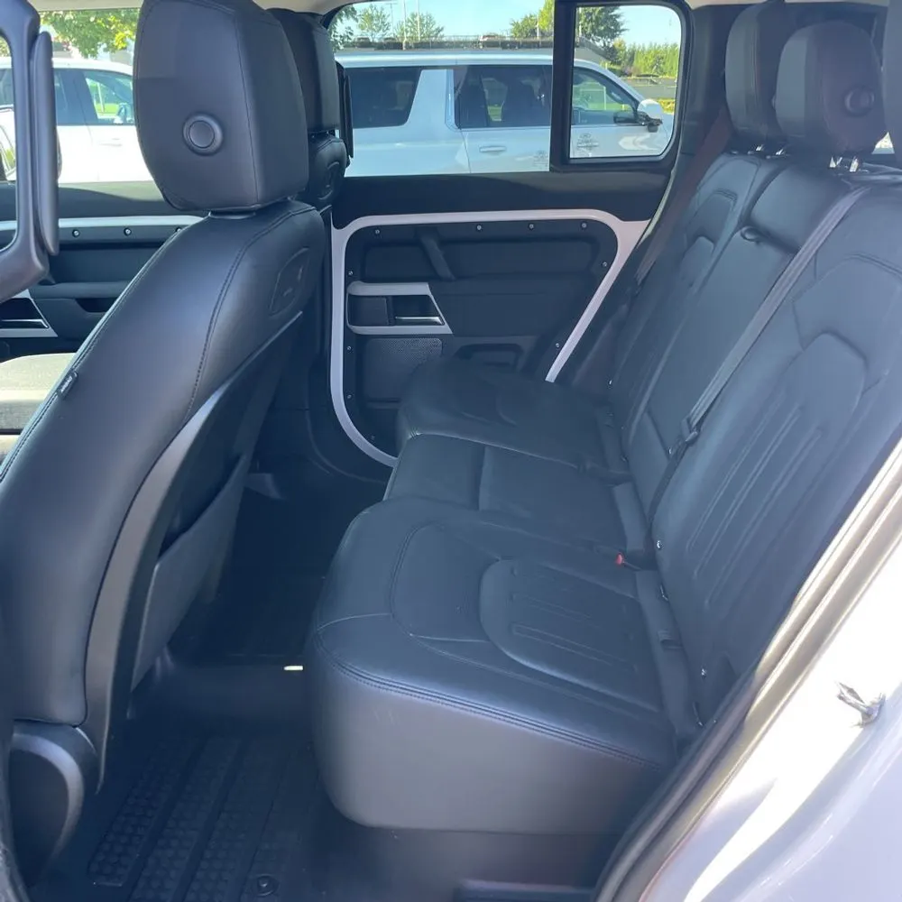 2022 Land Rover Defender 110 SE