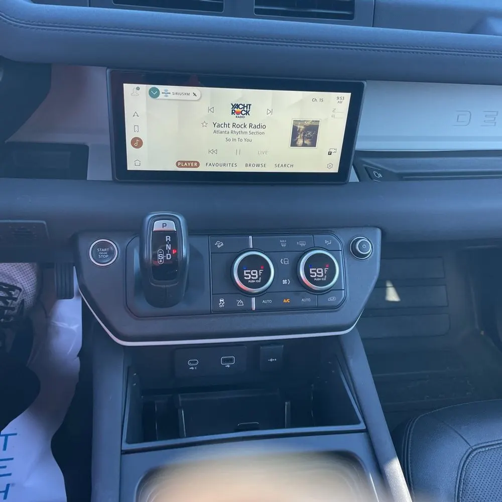 2022 Land Rover Defender 110 SE
