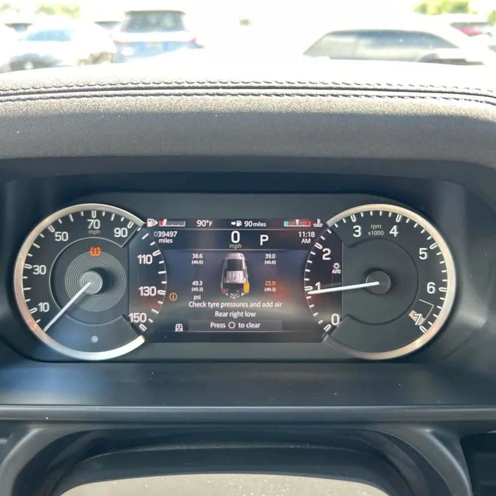 2023 Land Rover Defender 110 SE