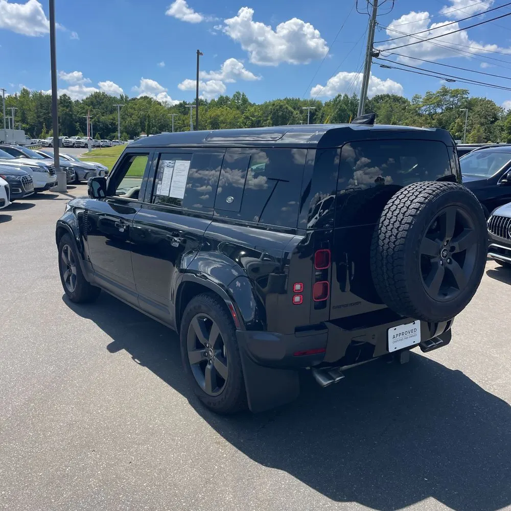 2024 Land Rover Defender 110 V8 P500 SE
