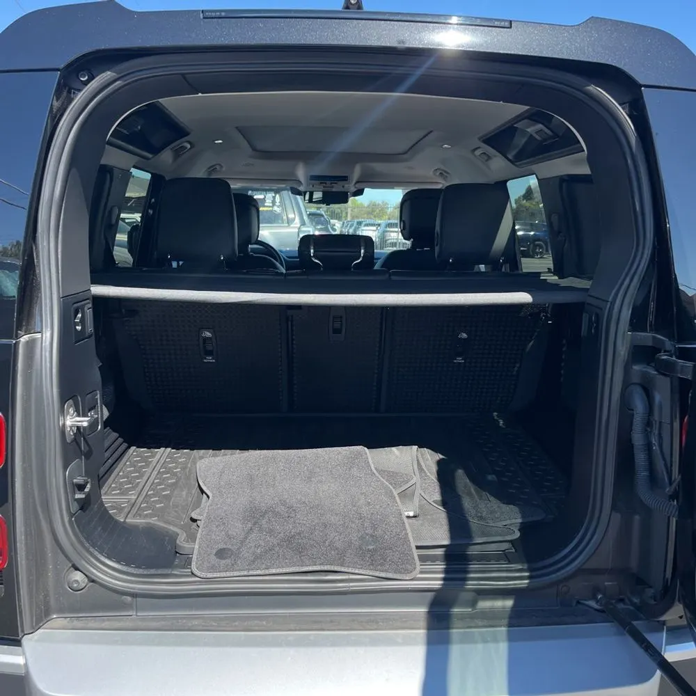 2024 Land Rover Defender 110 V8 P500 SE