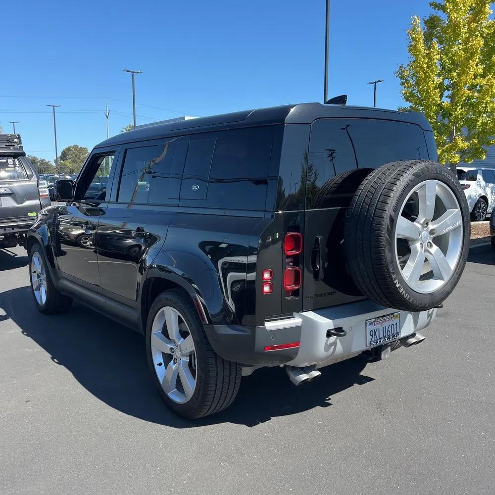 2024 Land Rover Defender 110 V8 P500 SE