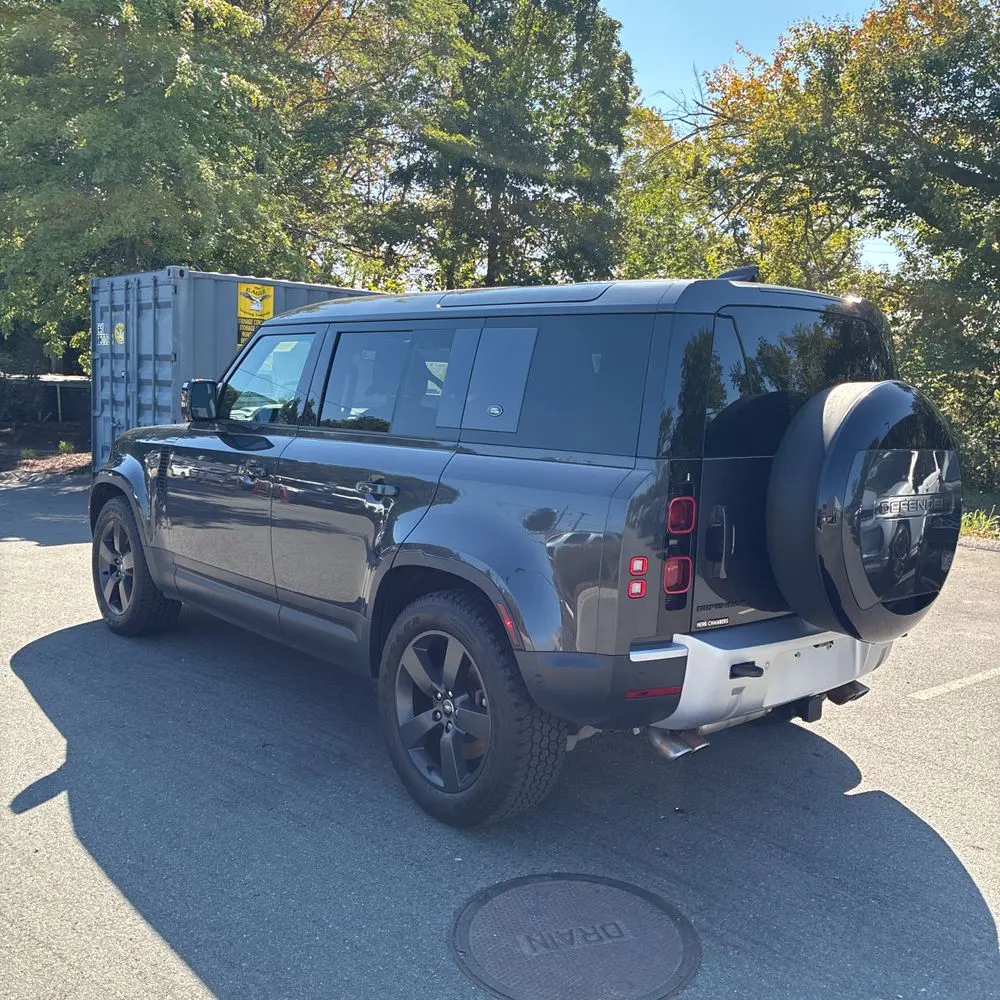 2024 Land Rover Defender 110 V8 P500 SE