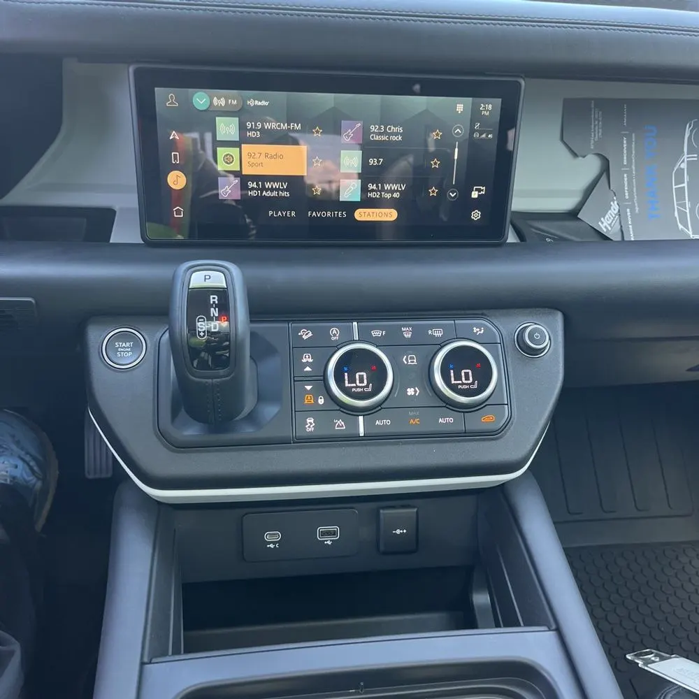 2024 Land Rover Defender 110 V8 P500 SE