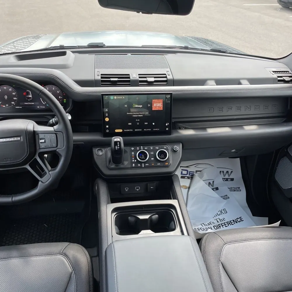 2024 Land Rover Defender 130 Outbound P400
