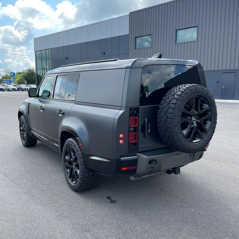 2024 Land Rover Defender 130 Outbound P400