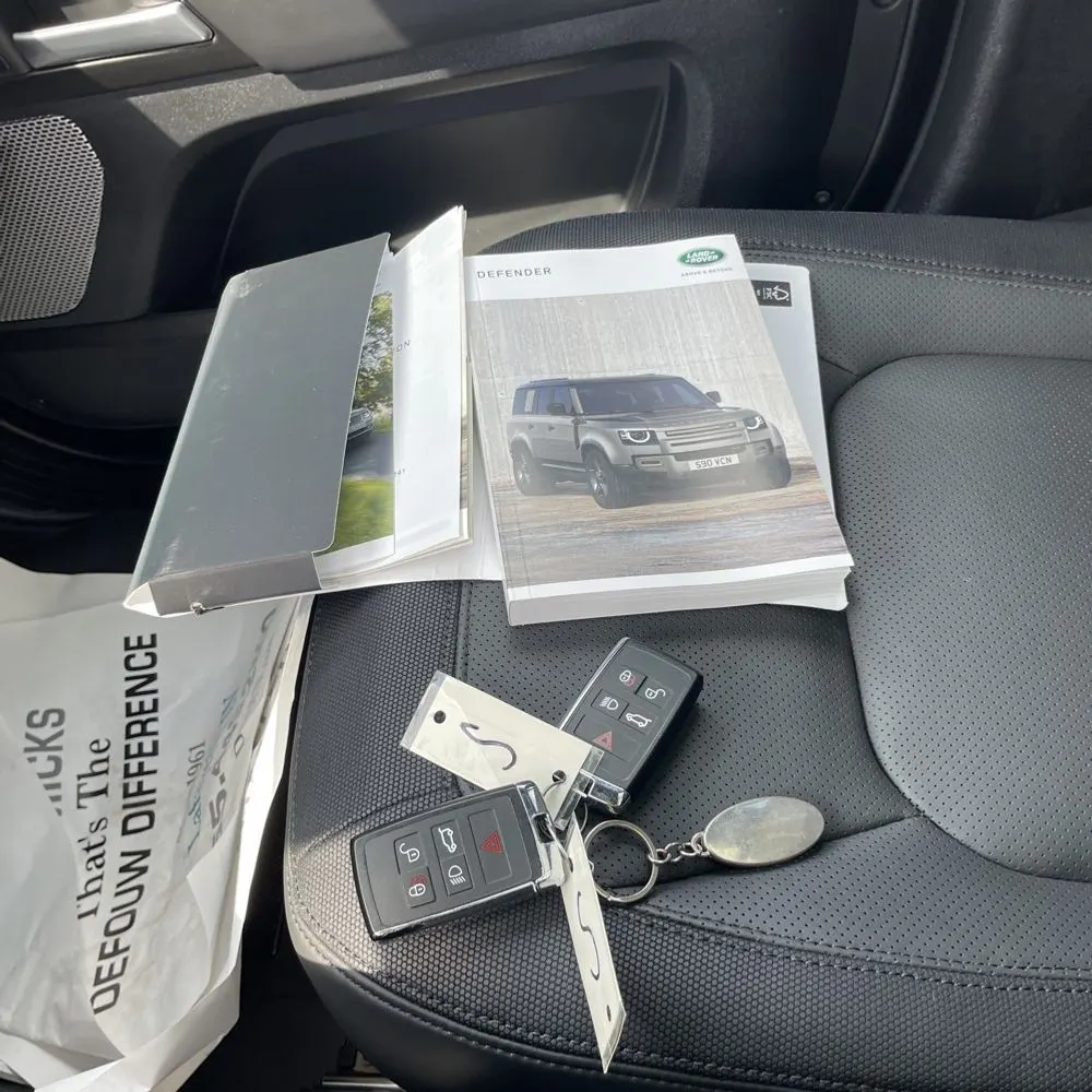 2024 Land Rover Defender 130 Outbound P400