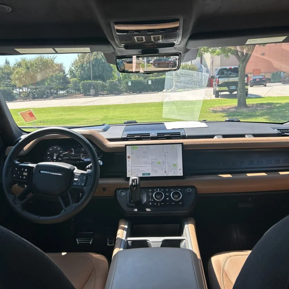 2025 Land Rover Defender 130 V8 P500