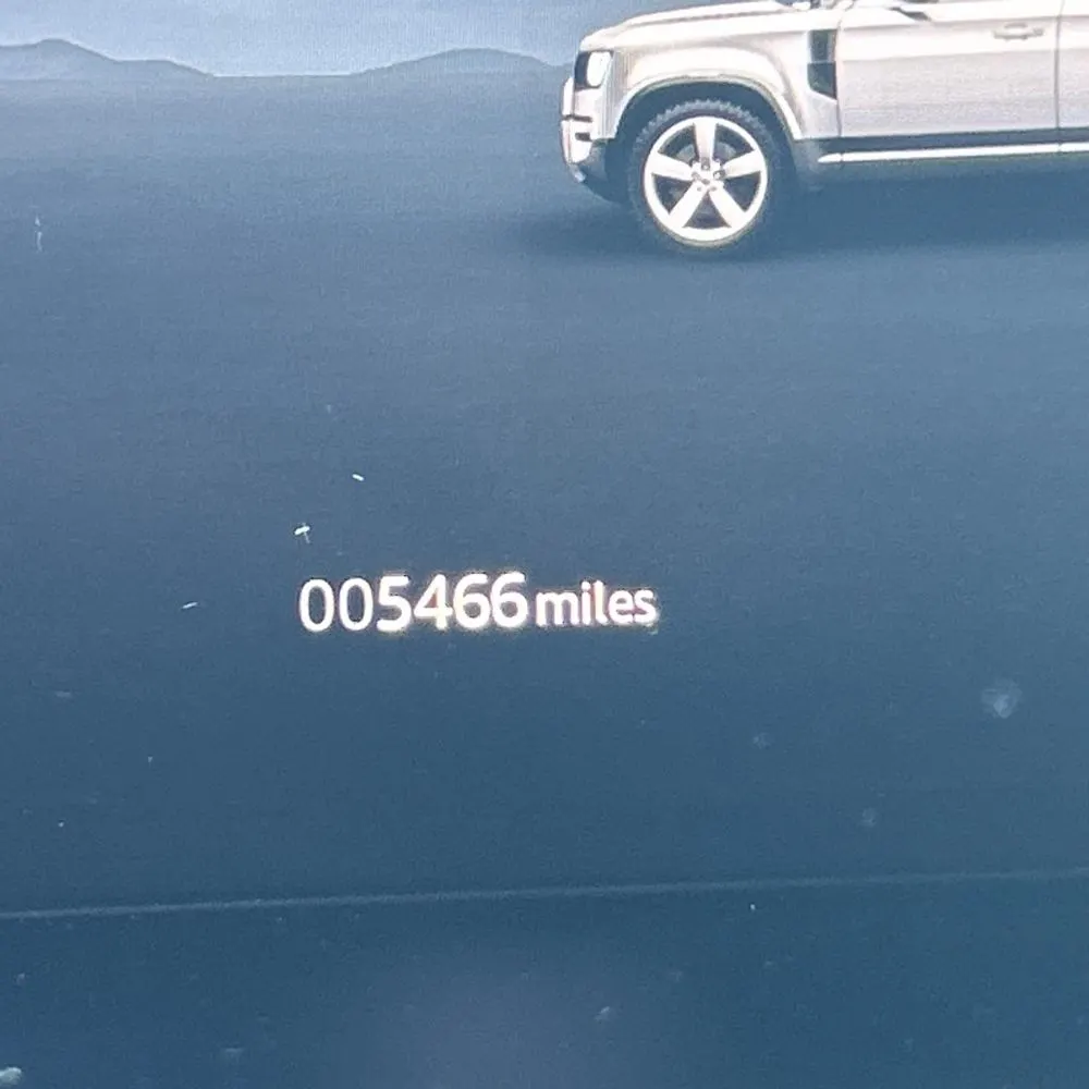 2025 Land Rover Defender 130 V8 P500