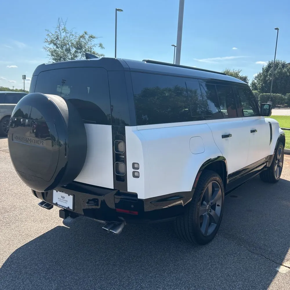 2025 Land Rover Defender 130 V8 P500