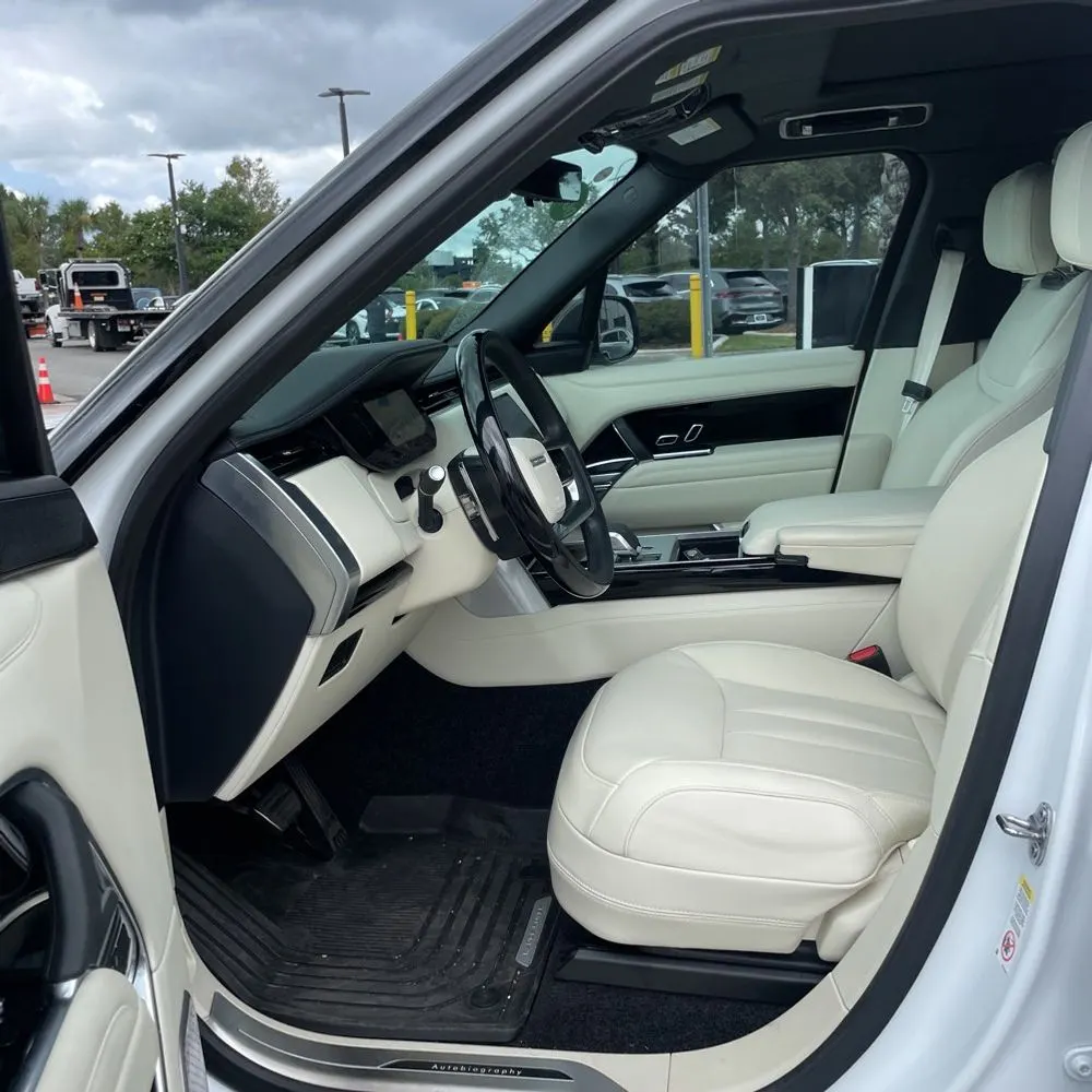 2025 Land Rover Range Rover Autobiography P530