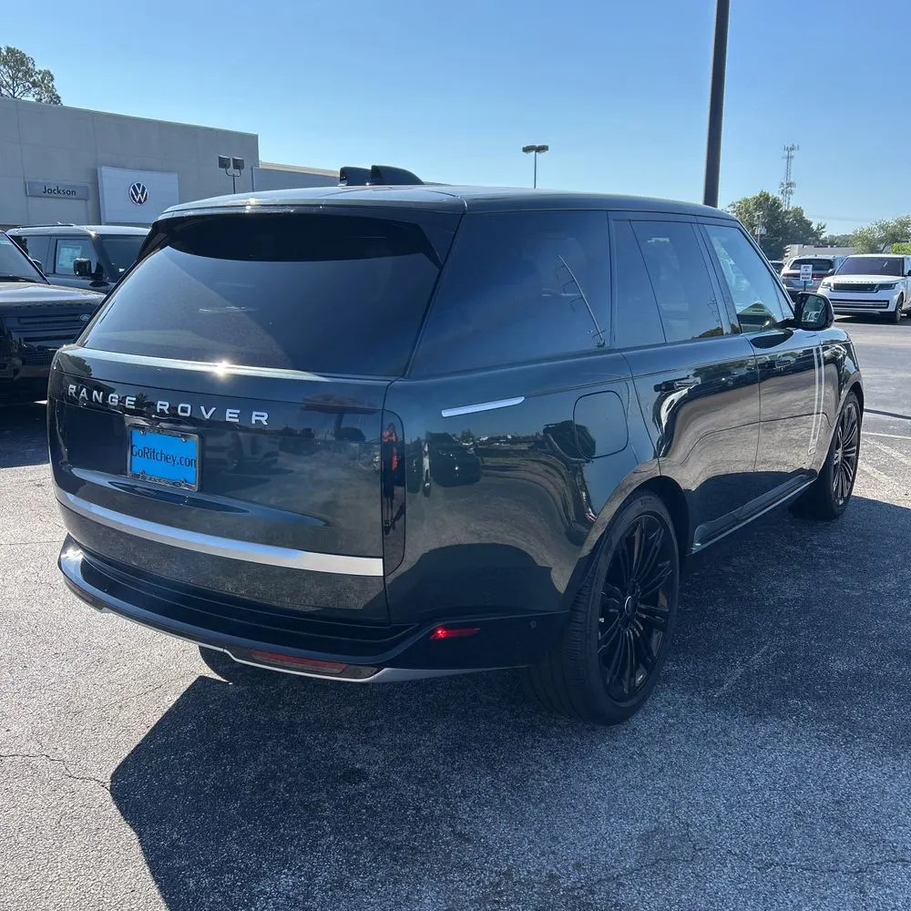 2025 Land Rover Range Rover Autobiography P530